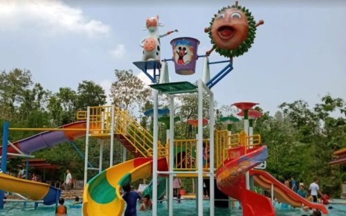 Kolam Renang Kandang Sapi Wonosalam