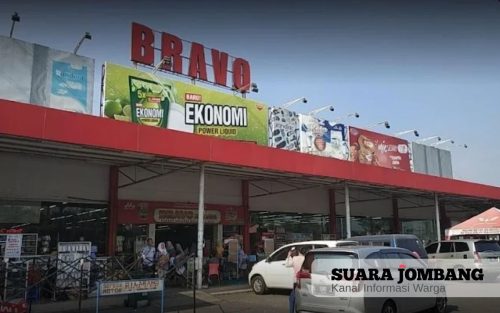 Tampak Depan Bravo Supermarket Jombang